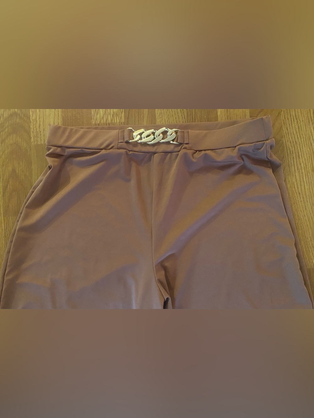 🤎 NWT Plus Size Chocolate Brown Wide Leg Pants with Gold Chain Accent - 2XL 🤎 - Picture 8 of 10
